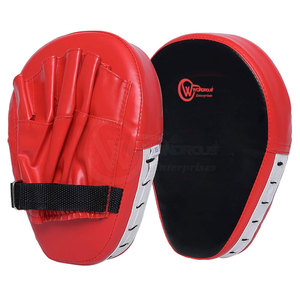 Almohadillas de boxeo de enfoque de cuero personalizadas de alta calidad con empuñaduras impermeables antideslizantes de secado rápido precio razonable para adultos - Product Image 1