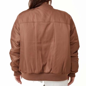 Vente en gros de blouson d'aviateur élégant pour femmes 2025, tissage au crochet personnalisé, veste respirante et durable à bas prix pour femmes - Product Image 3