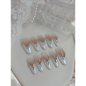 Uñas Postizas Moonlit Veil: Añade una Capa Elegante a tus Dedos sin Esfuerzo - Product Image 2