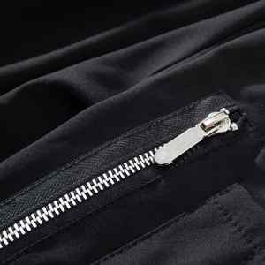 Chaqueta Bomber de poliéster para hombre OEM negra de alta calidad: Prendas de Vestir exteriores Elegantes y ligeras para todas las estaciones, chaqueta Bomber para hombre - Product Image 4