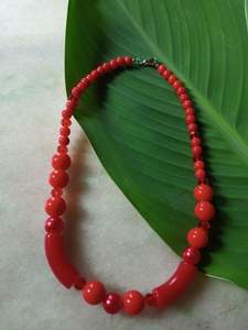 Corbata con cuentas de resina única para mujer con forma de bola con cadena de cuerda - Product Image 3