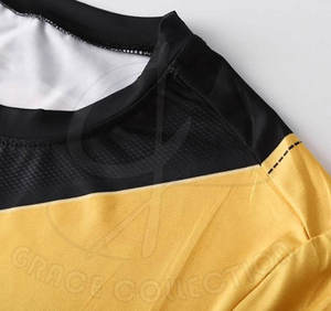 Nouveau modèle Training Rash Guard Essentials avec motif personnalisé et revêtement respirant pour hommes en vente - Product Image 4