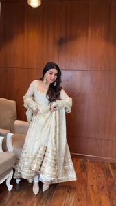 Derniers modèles de costumes 100% pour femmes, broderie fine, salwar kameez indien pakistanais pour les fêtes, taille adulte, robes blanches - Product Image 2