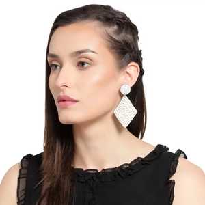 Pendientes de Cuentas de Cristal de Diseño Único, Elegantes Pendientes de Cuentas de Semillas Hechos a Mano, Joyería Artesanal de Moda Única, Diseño Creativo - Product Image 2