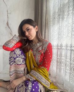 Nouveau Designer Wear Haute Qualité Rouge Jaune Lourd Georgette Fil Complet Broderie Travail Top Et Palazzo Avec Dupatta Prêt À Porter - Product Image 4