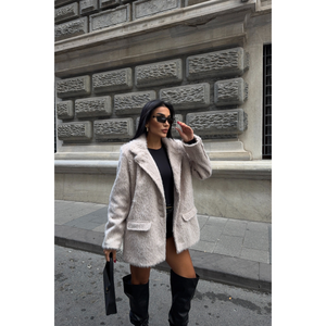 เสื้อแจ็คเก็ตผู้หญิงสีเบจ ผ้าอัลปาก้าแคชเมียร์ ทรงบอยเฟรนด์ - Product Image 3