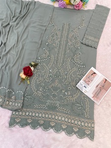 Costume pakistanais de haute qualité en faux georgette lourd avec broderie, travail de séquence et travail de khatli, costume pakistanais prêt à porter - Product Image 3