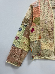 Veste Kantha réversible indienne faite à la main pour femmes vêtements pour femmes avec cadeau design patchwork pour elle - Product Image 5