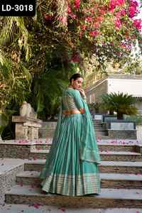 Ropa étnica india Pure Chanderi Plain Lehenga Choli con borde de trabajo Zari con bordado de lentejuelas trabajo Lase Border Dupatta Set - Product Image 4