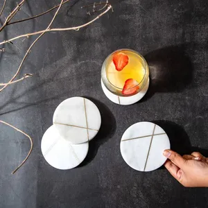 Sous-verres ronds en marbre White & Gold Cross pour la maison, le bureau, le bar et le restaurant | Ensemble de protection de table résistant à la chaleur en vrac - Product Image 2
