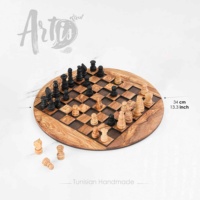 Échiquier rond ArtisRaw avec pièces d'échecs en bois - Design rustique unique fabriqué au TN