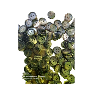 Bouton en corne de buffle rond moderne artisanal naturel fabriqué à la main avec un matériau en corne de buffle authentique - Product Image 1