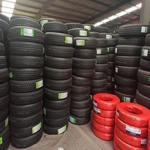 Neumáticos usados R12 a R20 para todas las estaciones con descuento Venta completa de segunda mano en stock Precio bajo Otras ruedas Neumáticos y accesorios - Product Image 1