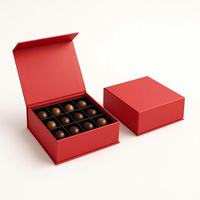 Nouvelle arrivée Boîte cadeau de luxe en papier rouge écologique avec séparateur intérieur pour le chocolat et les confiseries de la Saint-Valentin