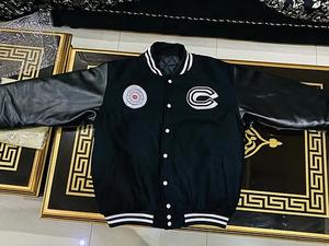 Fabricant OEM, veste universitaire de haute qualité, manches en cuir avec broderie en chenille, veste universitaire de baseball personnalisée - Product Image 2