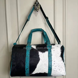 Bolsos de equipaje de cuero de vaca real Bolso hecho a mano de usos múltiples Bolso de Viaje Unisex Tamaño grande Color turquesa Pelo en Bolso de piel oculta - Product Image 2