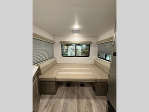 FOURNISSEUR DE CARAVANES D'OCCASION 2016 Guulf Stream STREAM LITE SVT 22 UDL à vendre - Product Image 4