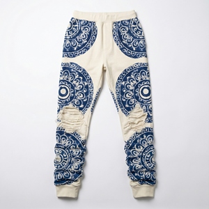 กางเกงวอร์มผ้าแคนวาสกำมะหยี่แบบมีเชือกผูกเอว ทรงสลิม พิมพ์ลายกราฟิกเต็มตัว ขาดปลายเข่า สำหรับผู้ชาย - Product Image 3