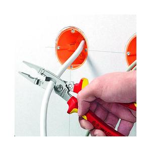 Alicates de instalación eléctrica Knipex negros atramentizados con cabeza pulida y mangos de agarre multicomponente para crimpadoras de cables - Product Image 3