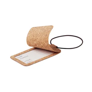 Étiquette de bagage ovale en liège durable, porte-badge et accessoire écologiques - Product Image 5