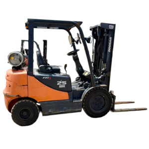 Carretilla elevadora bastante usada 2015 DOOSAN G25E Carretilla elevadora lista para enviar Entrega mundial Carretilla elevadora usada - Product Image 1