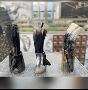 Navire à boire religieux de style Viking sculpté naturel poli à la main pour le service d'eau de vin de fête de mariage à la maison - Product Image 1