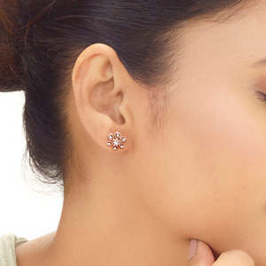 Pendientes de Diamantes con Diseño Floral - Product Image 2