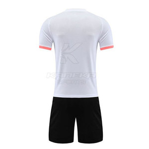 Uniforme de Fútbol Transpirable Más Vendido, 100% Poliéster, Alta Calidad, Color y Talla Personalizados, Hecho en Pakistán, Servicio OEM - Product Image 2