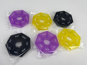 8,3*8,3*1,7 cm 7 rejilla semanal píldora anticonceptiva caja de almacenamiento dividida colorido viaje al aire libre píldora organizador comida joyería píldora monedero - Product Image 6