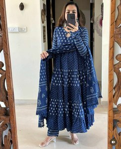 Conjunto Anarkali de Algodón con Estampado de Flores para Mujer, Diseño Reversible con Dupatta, para Fiestas, Graduaciones, Estilo Indio/Pakistaní - Product Image 2