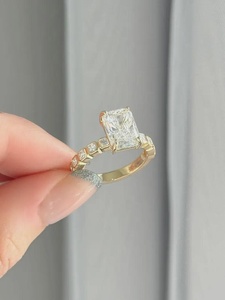 แหวนเพชรทรงรัศมี 2.00 กะรัต เพชรเพาะเลี้ยงในห้องปฏิบัติการ ทองคำแท้ 14K คุณภาพพรีเมียม สำหรับเป็นของขวัญในโอกาสแต่งงานหรือสัญญา สำหรับแฟนสาว - Product Image 3