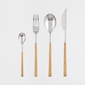 Long-lasting Stainless Steel Cutlery Set with Stylish Wooden Handles Suitable for Professional or Casual <b>Table</b> Settings - Product Image 4
