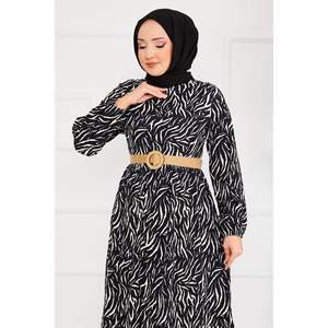 Vestido modesto Hijab de crepé con Cinturón estampado de vidrio roto negro - Product Image 3