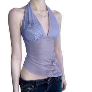 Top corto de punto con logo floral frontal para mujer, estilo europeo, casual de verano, con diseño de espina de pescado, hombro regular, manga corta, de secado rápido - Product Image 4