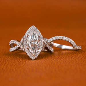 Anillo de compromiso de oro macizo de 14 quilates, corte Marquesa, racimo de diamantes cultivados en laboratorio, estilo moderno, certificado IGI, anillo de diamantes sin conflictos - Product Image 1