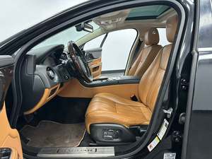 Jaguar XJ-Series XJL Portfolio AWD 2015 d'occasion, en parfait état, faible kilométrage, en stock, offert à un prix incroyable - Product Image 2