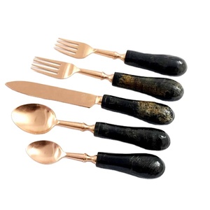 Ensemble de couverts de sponsor chaud vente chaude ensemble de couverts en acier inoxydable et poignée en résine - Product Image 1