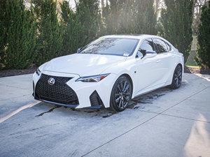 Lexus IS 350 F SPORT Design d'occasion propre 2024 - Product Image 3