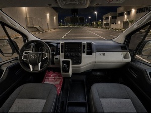 Toyota Hiace 2020 d'occasion, toit surélevé, 3.5L, 277 ch, 6 cylindres, 4x2, 2 essieux, essence, traction avant, transmission manuelle, conduite à gauche - Product Image 2