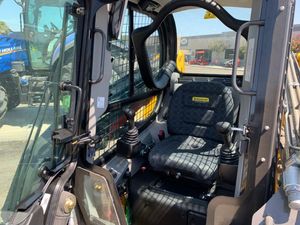 Multifuncional 74HP New Holland L321 Skid Steer Wheel Loader/3,5 Ton Venta caliente Skid Steer En stock Listo para envío - Product Image 4