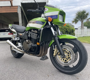 PRÊT À ROULER - KAWASAKI ZRX1200R 2002 - Product Image 1