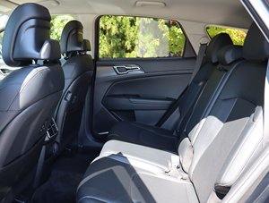 Kia Sportage EX 2023 d'occasion, propre - Product Image 4