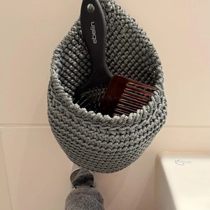 Organisateur mural gris pour peignes, clés et rangement divers, solution de rangement murale élégante pour la maison, le bureau et l'entrée - Product Image 1