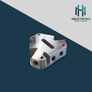 Pièce usinée en métal personnalisée avec des bords précis et des trous filetés pour l'industrie automobile et l'ingénierie robotique - Product Image 5