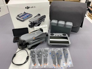 DJI Air 3 Fly More Combo de qualité supérieure avec DJI RC 2 + 3 batteries, sac et accessoires complets, garantie de 3 ans - Product Image 2