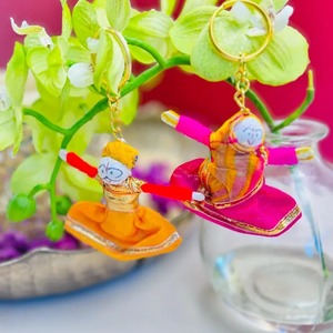 Llavero de marioneta de muñeca India colorida para Año Nuevo chino Regalo de devolución a granel Estudiante Boda India Fiesta de inauguración Favor Hogar - Product Image 3