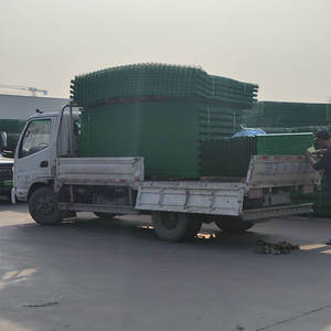 Treillis métallique incurvé 3D durable clôturant l'installation temporaire/permanente pour <span class=keywords><strong>les</strong></span> poteaux de clôture de clôture de ferme en acier au carbone UV commerciaux - Product Image 6