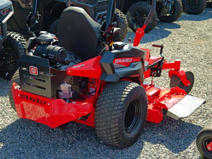 Tondeuse à gazon Gravely d'occasion de qualité professionnelle, neuve, à braquage zéro, 54 pouces, conçue pour une efficacité optimale et une productivité maximale - Product Image 3