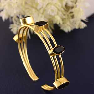 Brazalete de piedras preciosas hecho a mano con gemas de ónix negro Pulsera informal y deportiva chapada en oro para mujer - Product Image 3