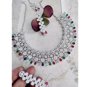 Impresionante conjunto de collar de tono plateado de circón de lujo de la mejor calidad con pendientes para colección de ropa de boda y fiesta para mujer - Product Image 1